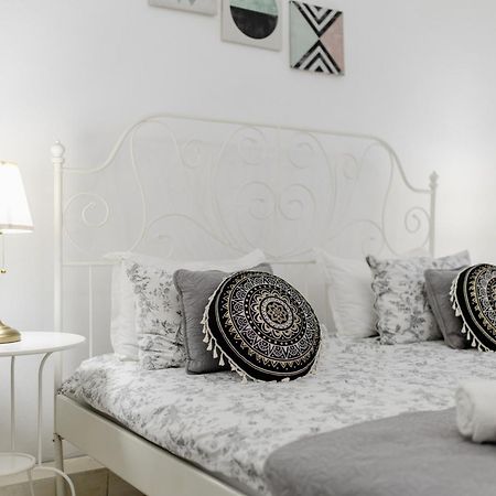 La Maison Blanche Hotel Alba Iulia Bagian luar foto