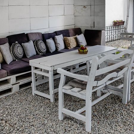 La Maison Blanche Hotel Alba Iulia Bagian luar foto
