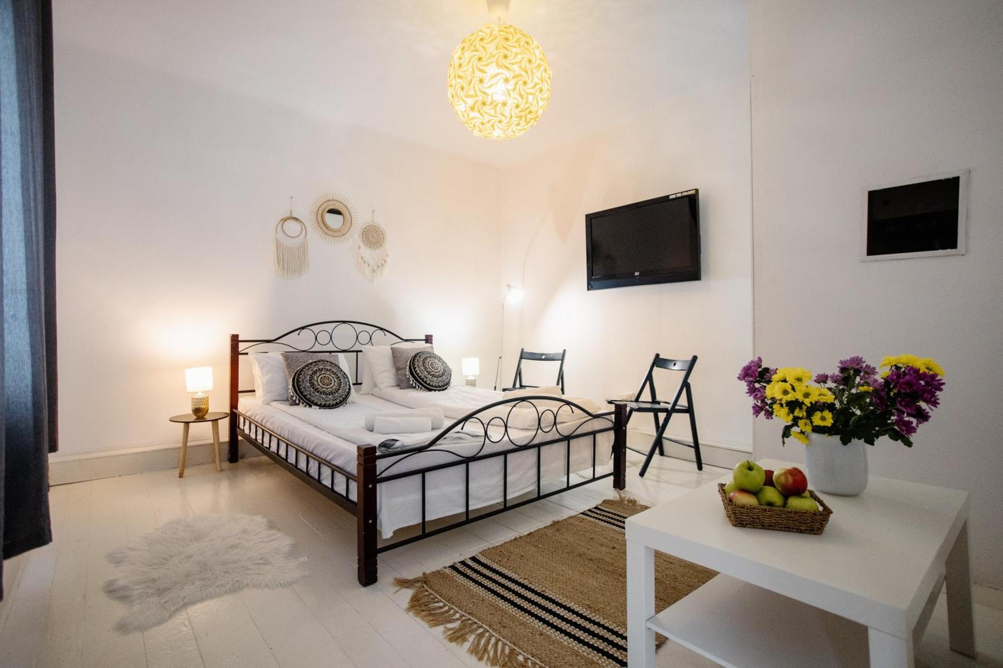 La Maison Blanche Hotel Alba Iulia Bagian luar foto